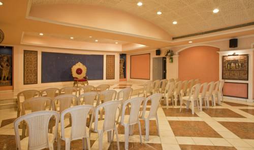 Fab Hotel Kinnera Comforts